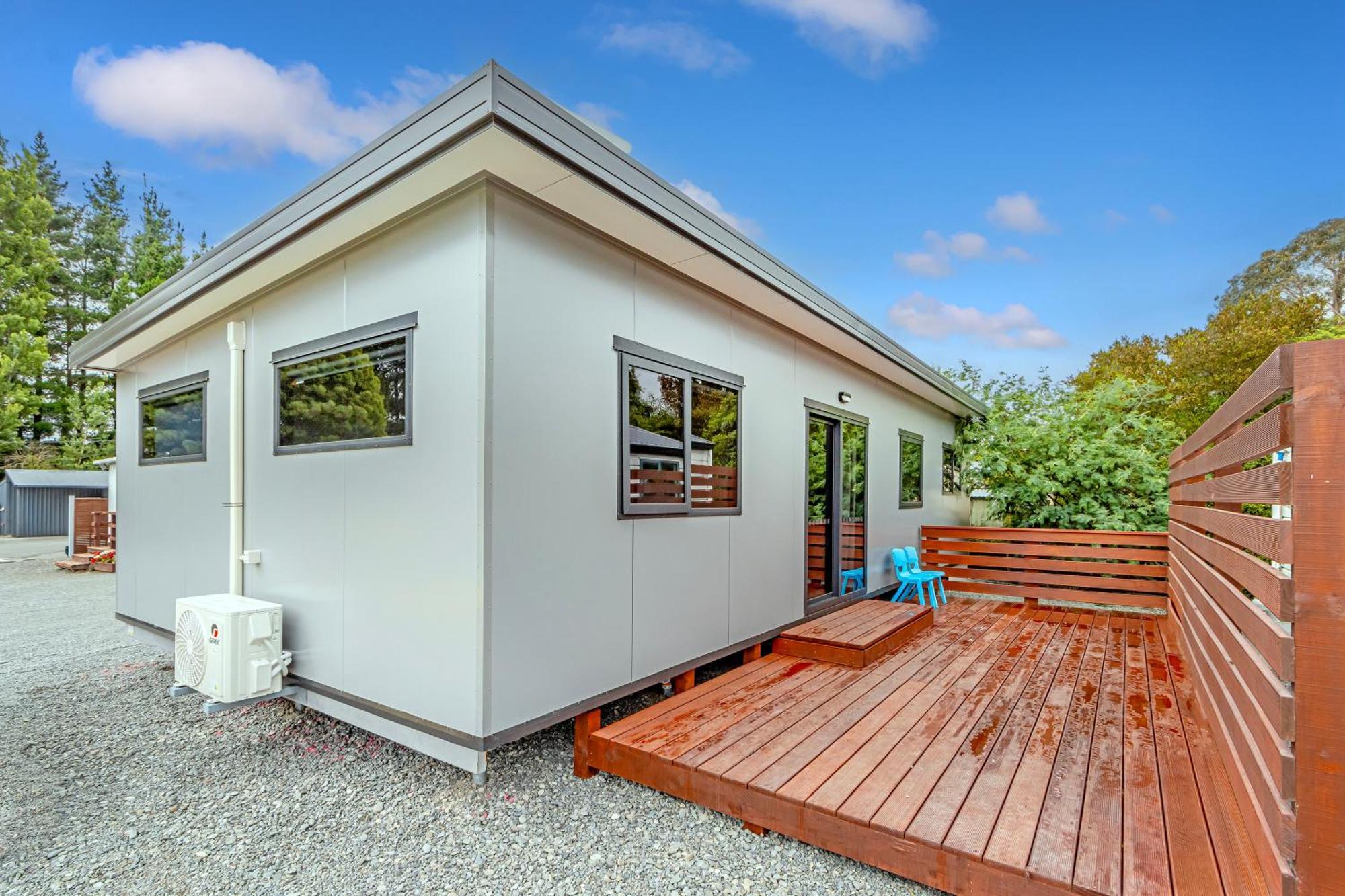 North South Holiday Park Hotel Christchurch Exterior photo